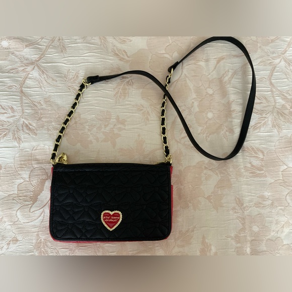 Betsey Johnson Handbags - Betsy Johnson Crossbody